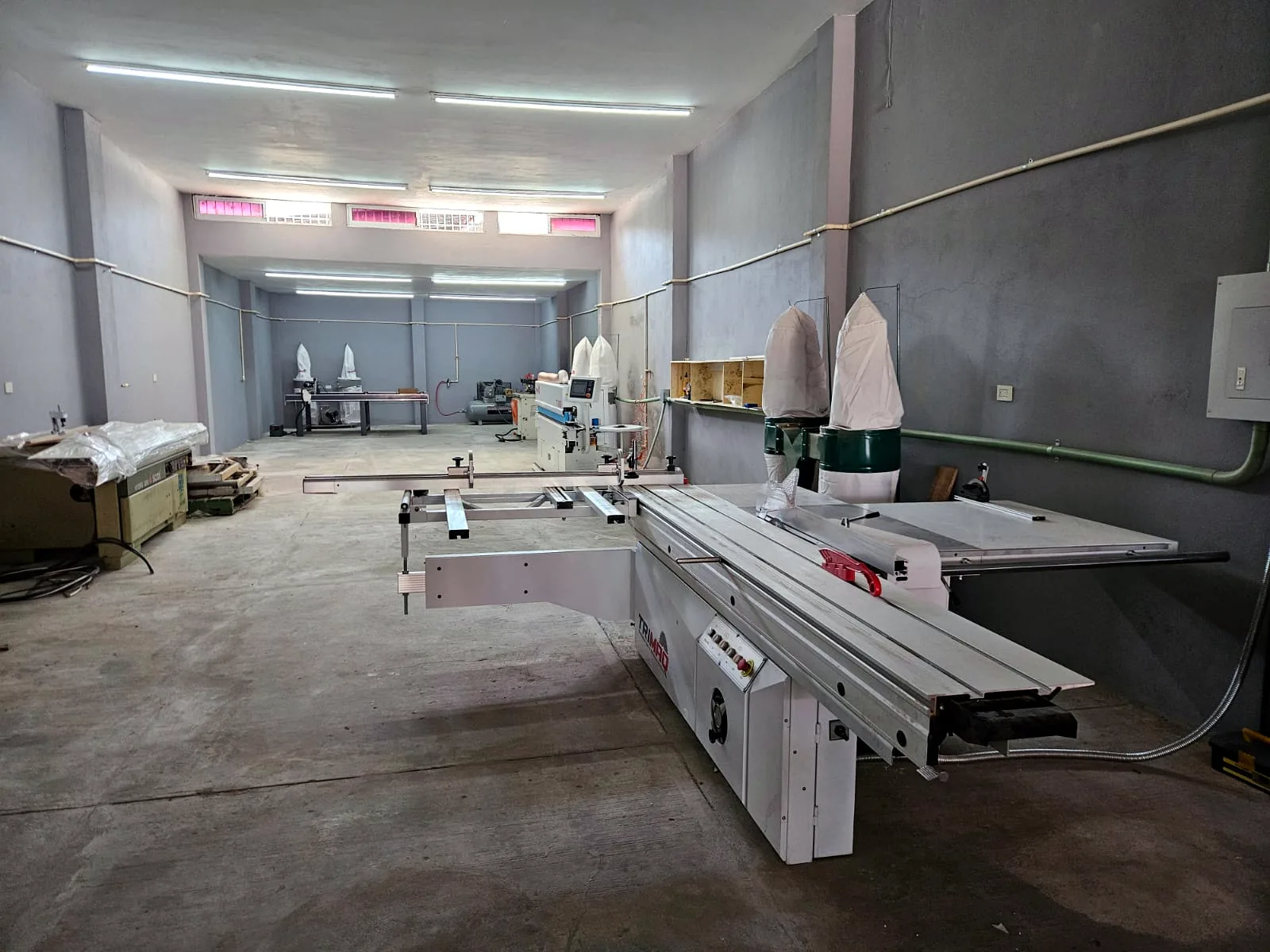 Taller de fabricación de muebles a medida de Zeder Cabinet Studio en Culiacán