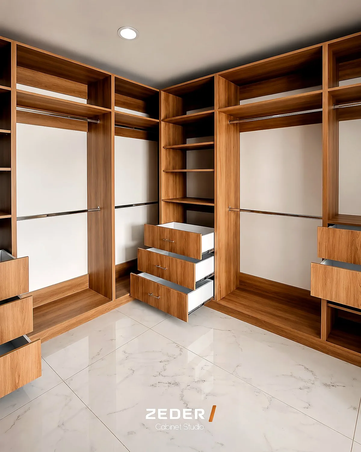 Walk-in closet a medida con cajoneras y zapateras en Culiacán